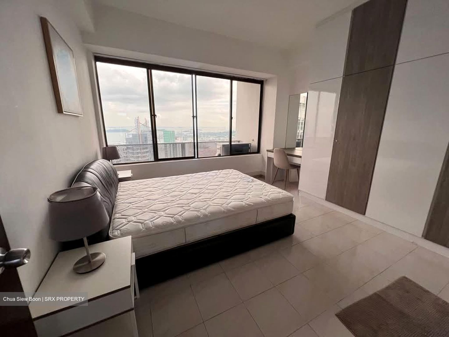 International Plaza (D2), Apartment #564060751